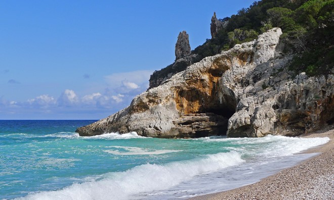 25. Oktober 2022 - Vortrag über Wanderungen an der Ostküste Sardiniens: Cala Sisine, eine der vielen einsamen Buchten auf der Ostseite Sardiniens